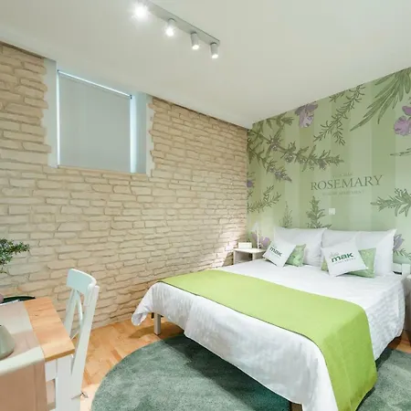 Mak Apartment *