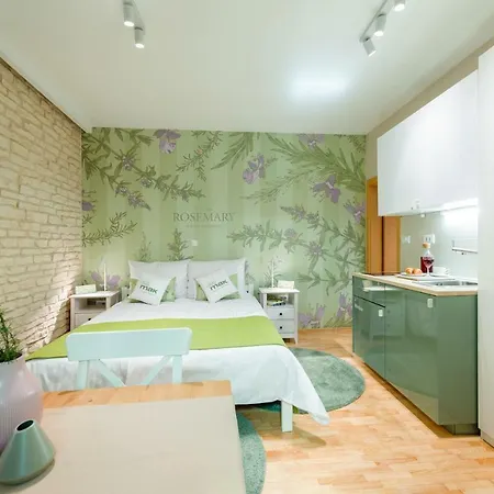 Apartment Mak Split